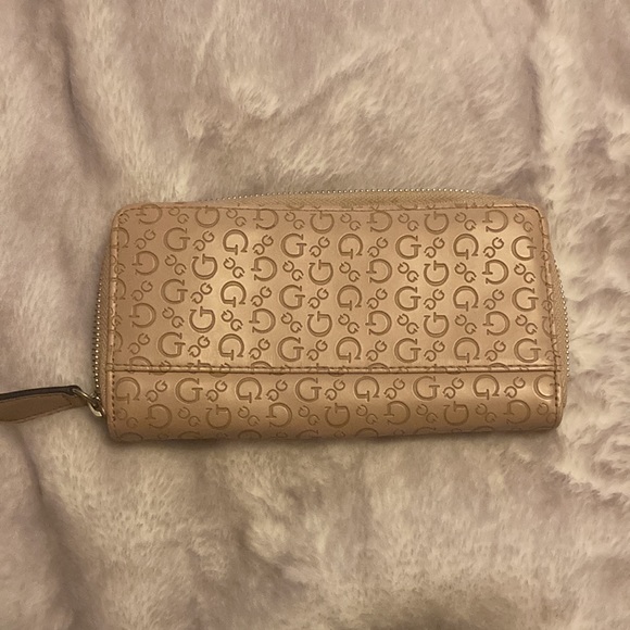 Pink Guess wallet 💕 - Picture 2 of 5